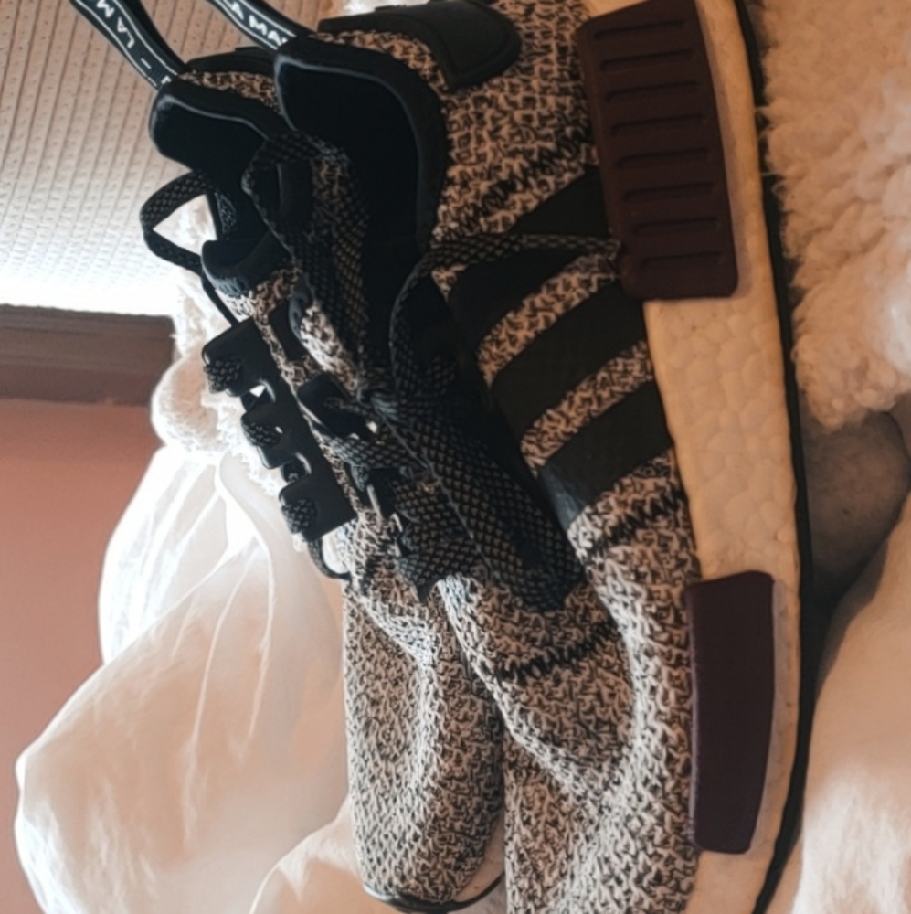 Adidas NMD R1 - Picture 4 of 6